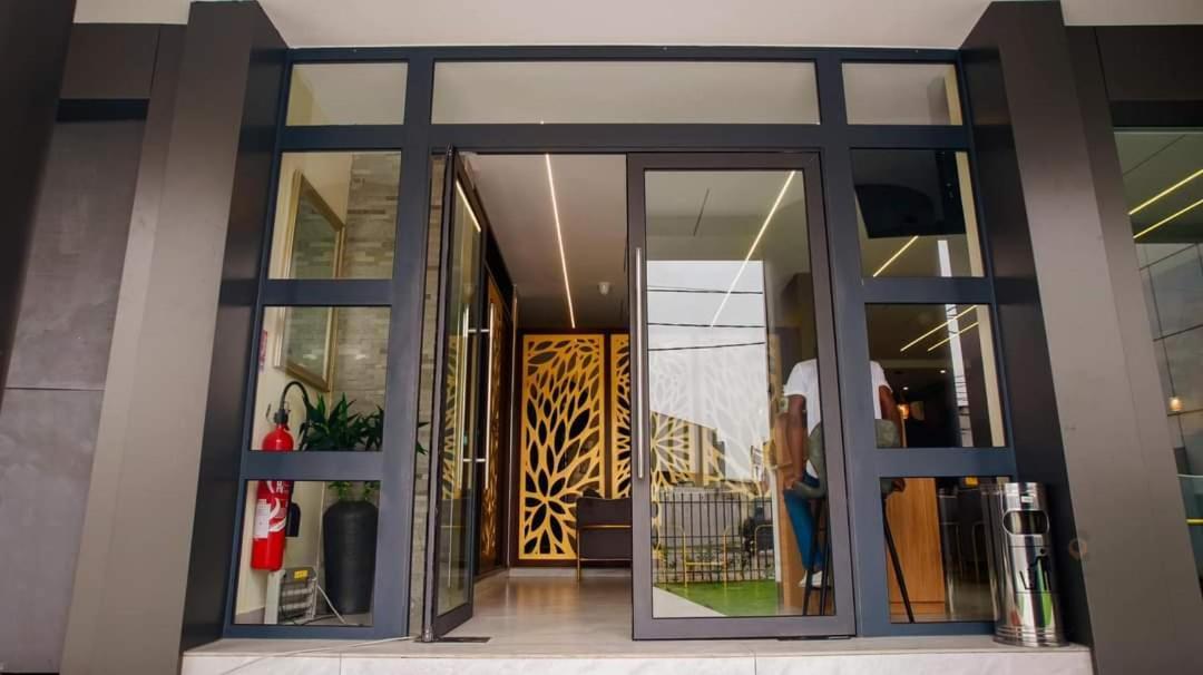 Bed and Breakfast Lavida à Abidjan Extérieur photo